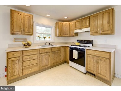 4 Hickory Ct, Lumberton, NJ 08048 - photo 2