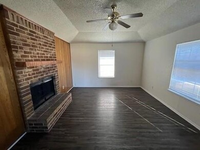 7724 Sable Ln, North Richland Hills, TX 76182 - photo 2