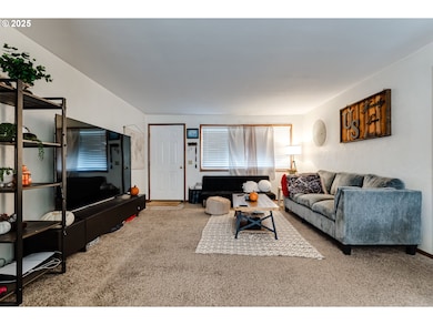 660 Keiper Ave, Eugene, OR 97404 - photo 2