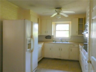 1300 Hammock Ave, Shelby, NC 28152 - photo 5