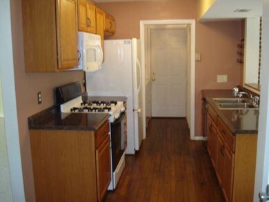 989 Camelot Dr unit 3, Crystal Lake, IL 60014 - photo 6