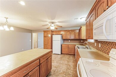 1020 Carlisle Dr, Raymore, MO 64083 - photo 7