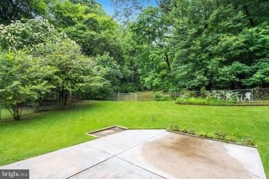 6801 Lamp Post Ln, Alexandria, VA 22306 - photo 2