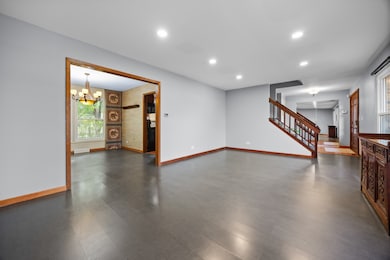 1567 California St, Elk Grove Village, IL 60007 - photo 5