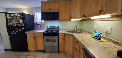 135 Division St, Saratoga Springs, NY 12866 - photo 3