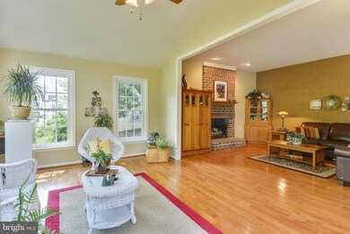 15417 Cedarhurst Ct, Centreville, VA 20120 - photo 7