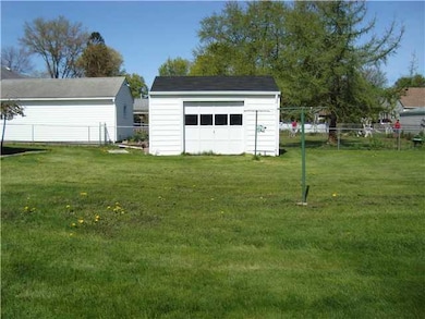 Exterior Back 2nd garage building in dack yard (ya