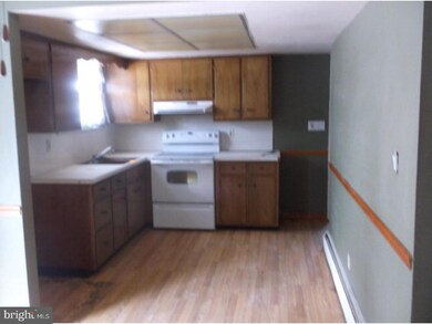 113 Cumberland Ave, Tamaqua, PA 18252 - photo 2