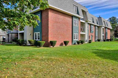 4 Knights Bridge Dr unit 104, Nashua, NH 03063 - photo 2