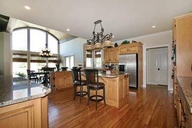 9441 Redbud Ln, Lenexa, KS 66220 - photo 5