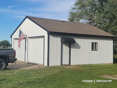 8273 van Vleet Rd, Gaines, MI 48436 - photo 2