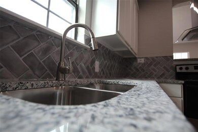 1014 W Crawford St, Denison, TX 75020 - photo 3