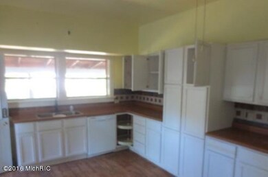 1514 Oak St, Niles, MI 49120 - photo 4