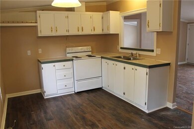 796 Crestview Dr, Leicester, NC 28748 - photo 4