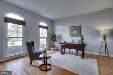 15306 Surrey House Way, Centreville, VA 20120 - photo 5