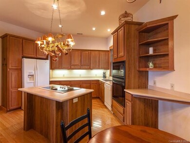 121 Stoney Falls Loop unit E-1, Burnsville, NC 28714 - photo 4