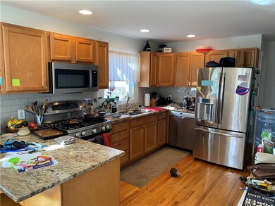 101 John Kesson Ln, Middletown, RI 02842 - photo 2