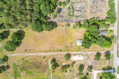 852 Davis Bend Rd, Alvin, TX 77511 - photo 4