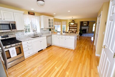 6 Sunburst Ln, Hooksett, NH 03106 - photo 4