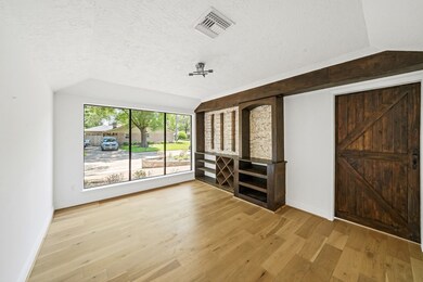 10102 Burgoyne Rd, Houston, TX 77042 - photo 6