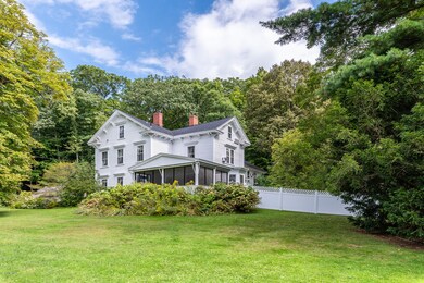 2 Laurel Ln