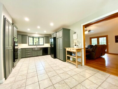 9B893A24-7181-4ACB-BF24-246306232281