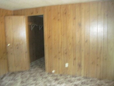 043-745737 - Bedroom 2