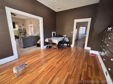 404 S 9th St, Clinton, OK 73601 - photo 6