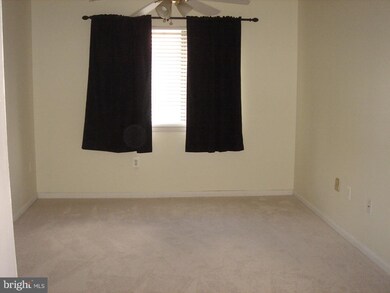 2564 Fox Ridge Ct unit 30, Woodbridge, VA 22192 - photo 4