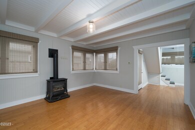 Living Room w/ Gas Stove