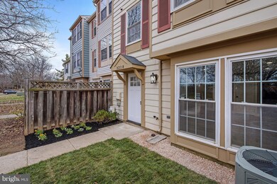 3218 Tapestry Cir, Burtonsville, MD 20866 - photo 3