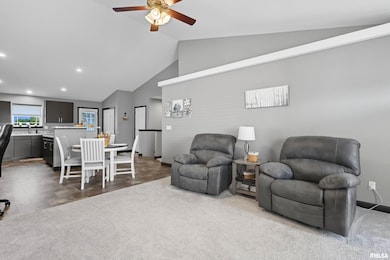 1564 Olde Brandy Ln, Davenport, IA 52807 - photo 4