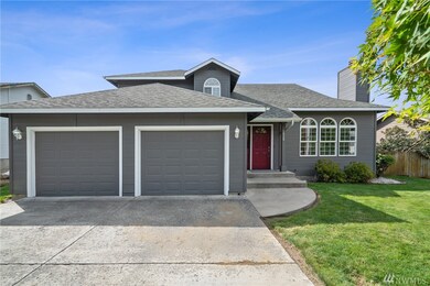 1820 3rd St NE, East Wenatchee, WA 98802 - photo 2