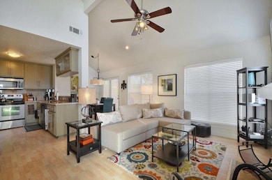 1302 Danbury Square unit B, Austin, TX 78723 - photo 2