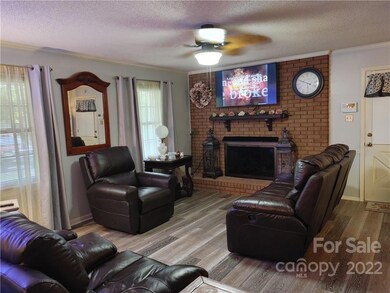 811 Woods Dr, Statesville, NC 28677 - photo 2