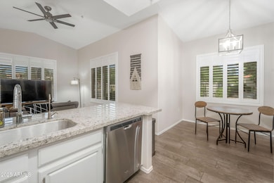 2929 W Yorkshire Dr unit 1102, Phoenix, AZ 85027 - photo 6