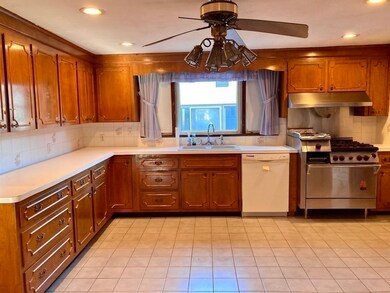 200 Concord St, Rockland, MA 02370 - photo 4