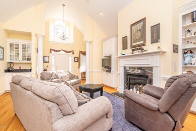 004 Living Room with Vaulted Ceiling