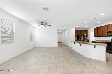 09-Family Room to Kitchen