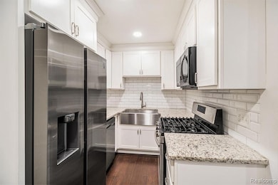 662 Purdy St unit 104, Birmingham, MI 48009 - photo 6