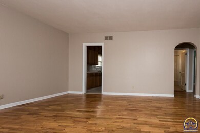 2004 SW Atwood Ave, Topeka, KS 66604 - photo 5