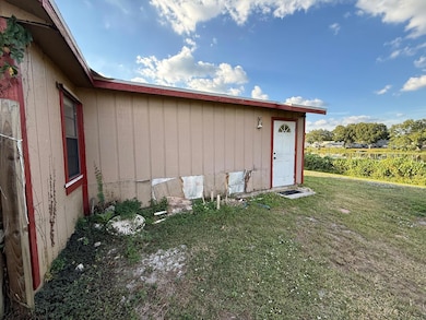 2361 SE 27th St, Okeechobee, FL 34974 - photo 5