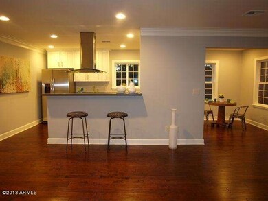 Kitchen w/ Breakfast Bar and Dining Nook