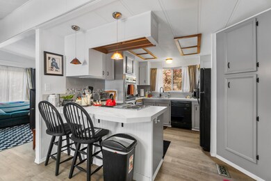 61040 S Queens Dr unit 58, Bend, OR 97702 - photo 6