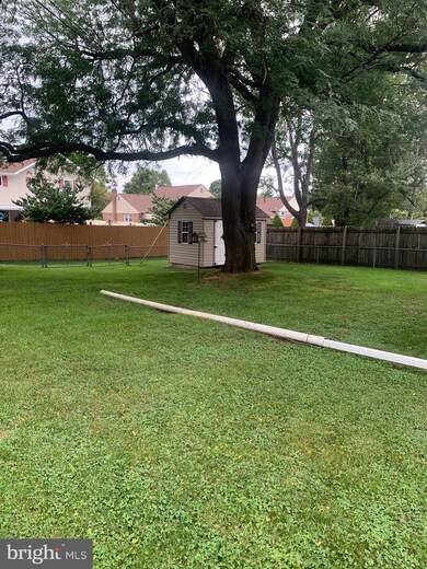 1331 Commonwealth Blvd, Reading, PA 19607 - photo 4