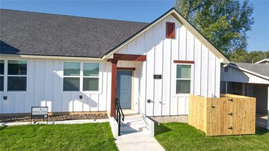 603 N Echols St unit A and B, Caldwell, TX 77836 - photo 3