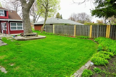 431 N Martin Ave, Waukegan, IL 60085 - photo 4