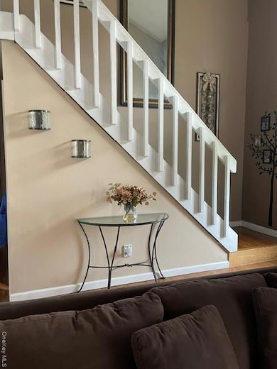 4 Marlo Ct, Selden, NY 11784 - photo 2