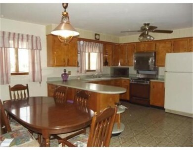 365 Briggs Rd unit 1, Westport, MA 02790 - photo 6