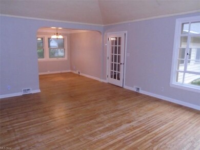 3549 Harvey Rd, Cleveland Heights, OH 44118 - photo 6